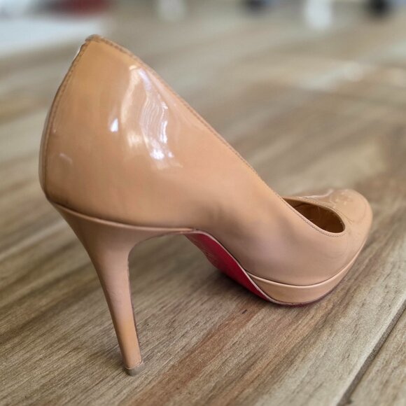 Christian Louboutin Simple Nude Patent Leather Pumps Eur. 35.5 - Picture 8 of 12